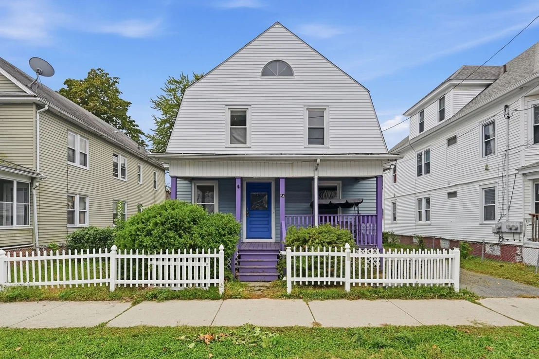 Photo of 54 Commonwealth Ave