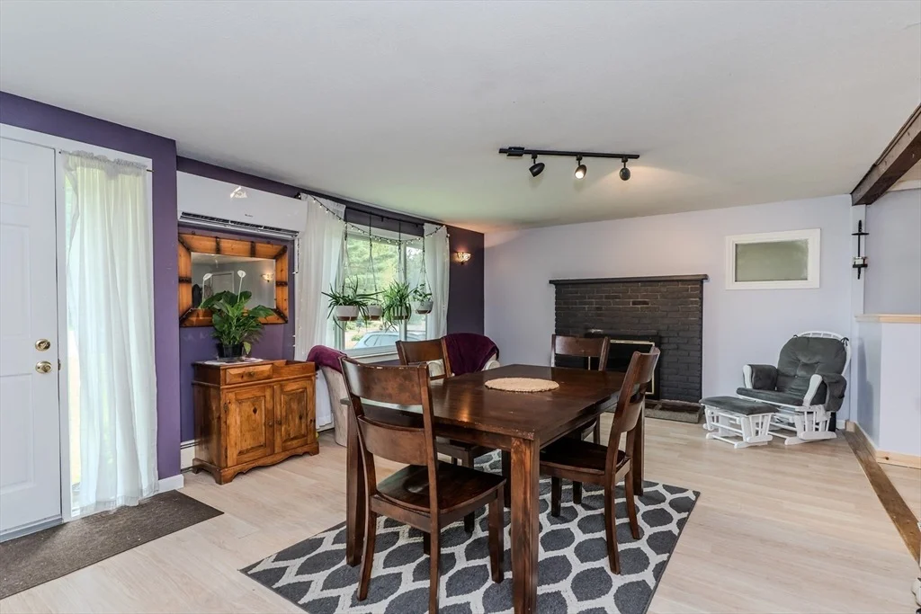 Photo of 25 Meadowbrook Dr