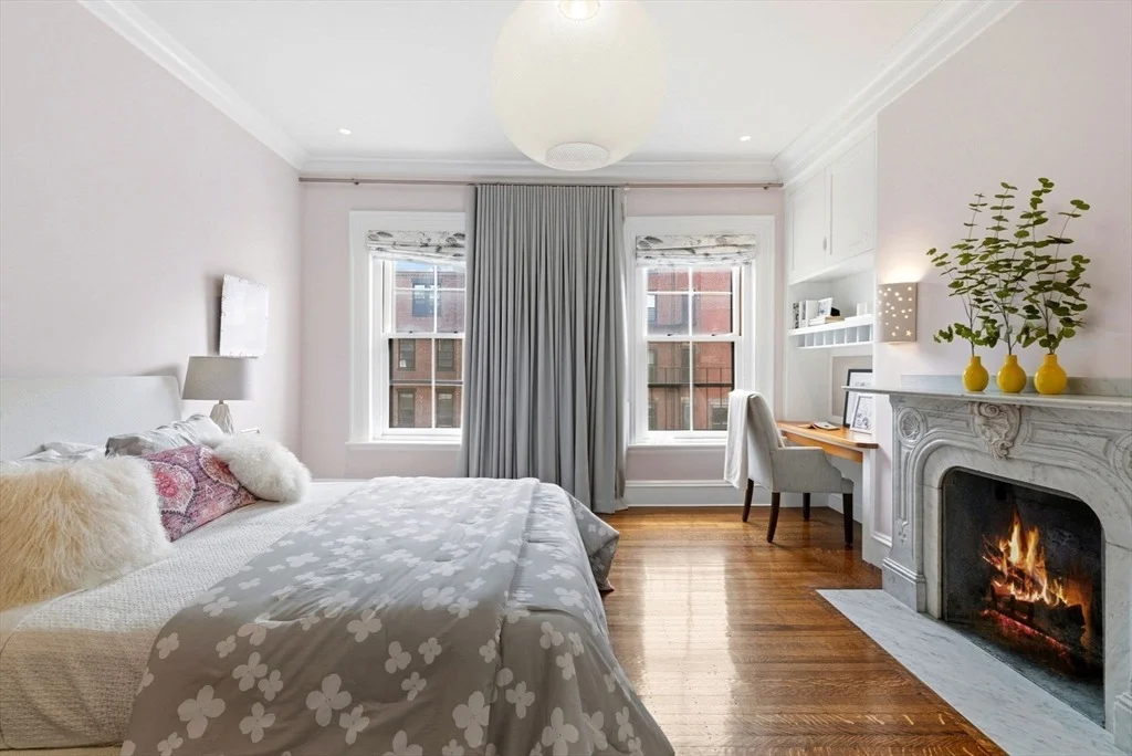 Photo of 321 Beacon Street