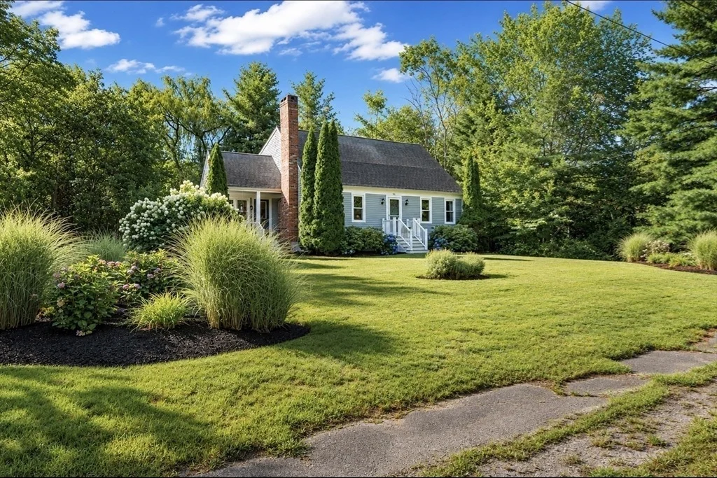 Photo of 96 Bay State Cir