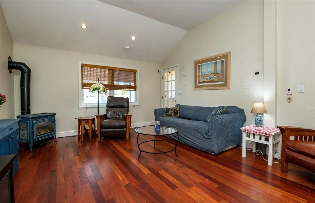Photo of 9 Macarthur Blvd