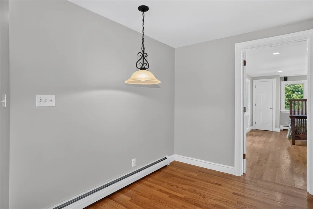 Photo of 32 Lantern Ln