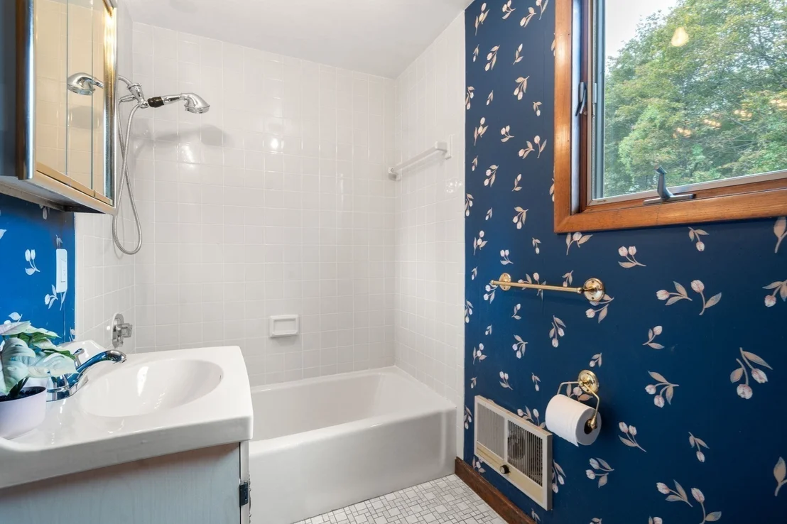 Photo of 444 Clapboardtree Street
