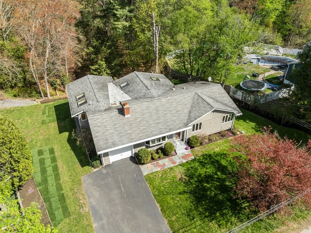 Photo of 24 Red Barn Rd