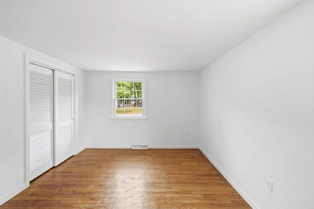 Photo of 90 Castlewood Circle