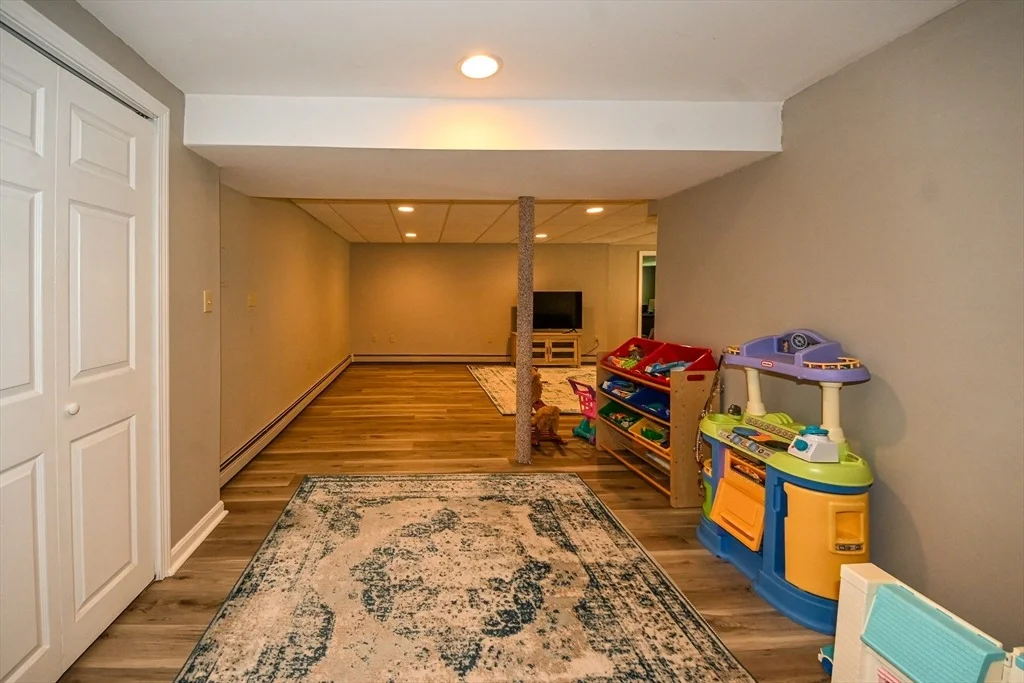 Photo of 311 Pine St (Stonewood Lane)