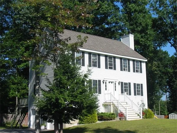 Photo of 11 Border Winds Ave.