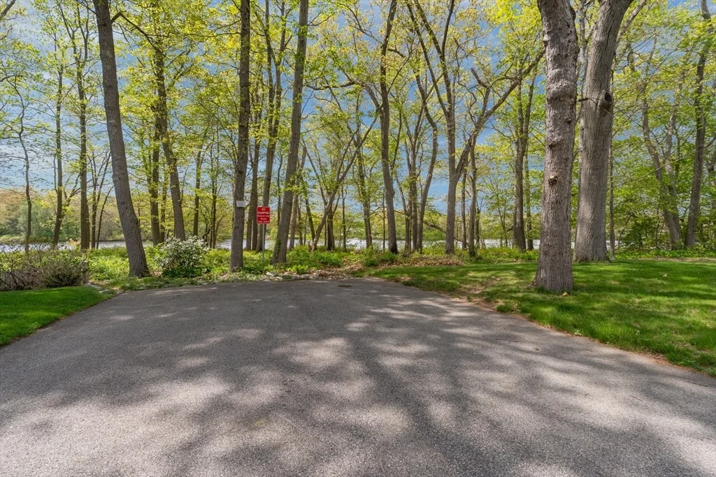 Photo of 25 Tullson Ave