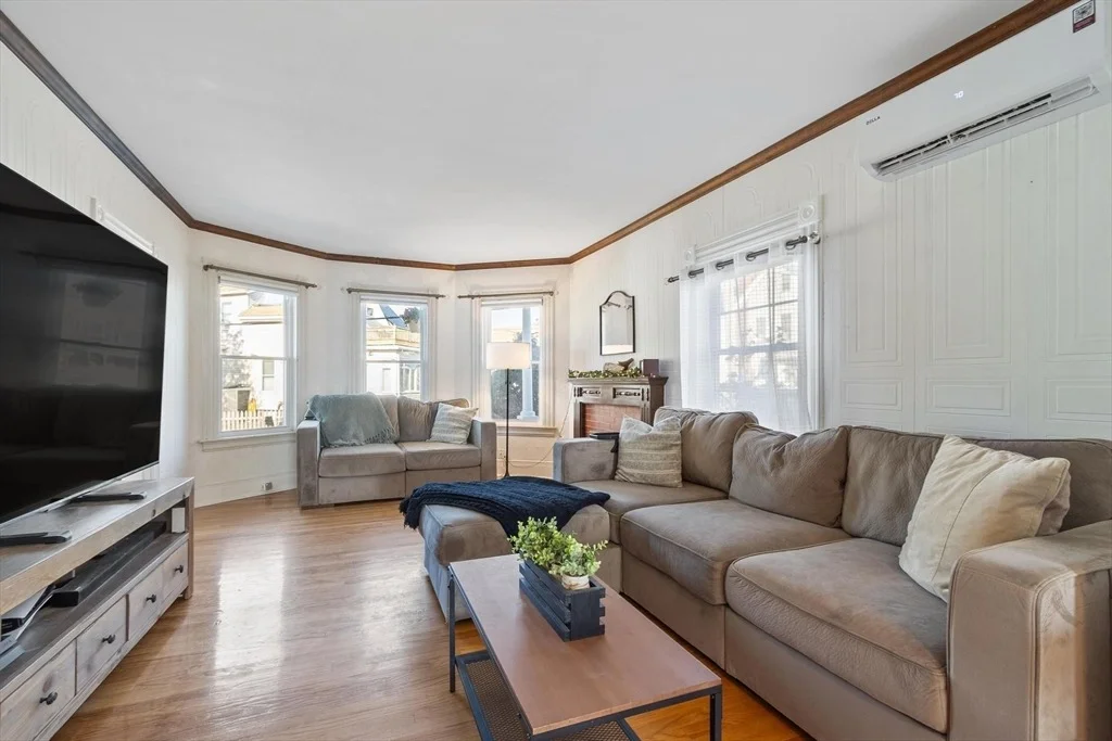Photo of 10 Lake View Pl