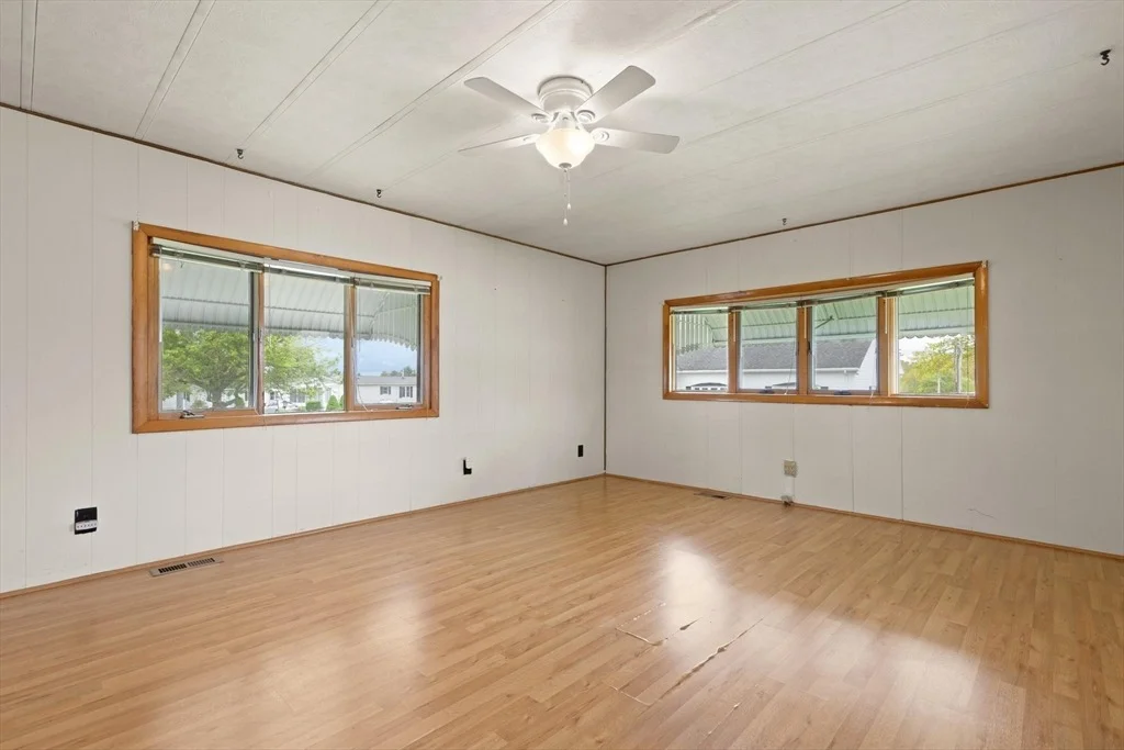 Photo of 48 Easy Street