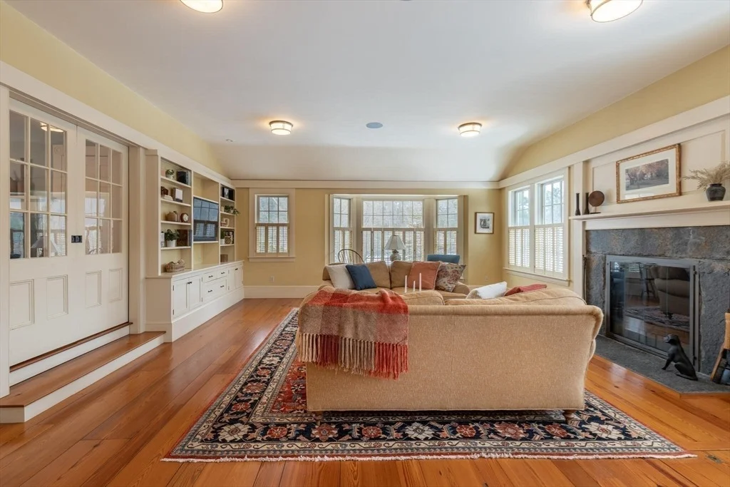 Photo of 520 Dutton Rd