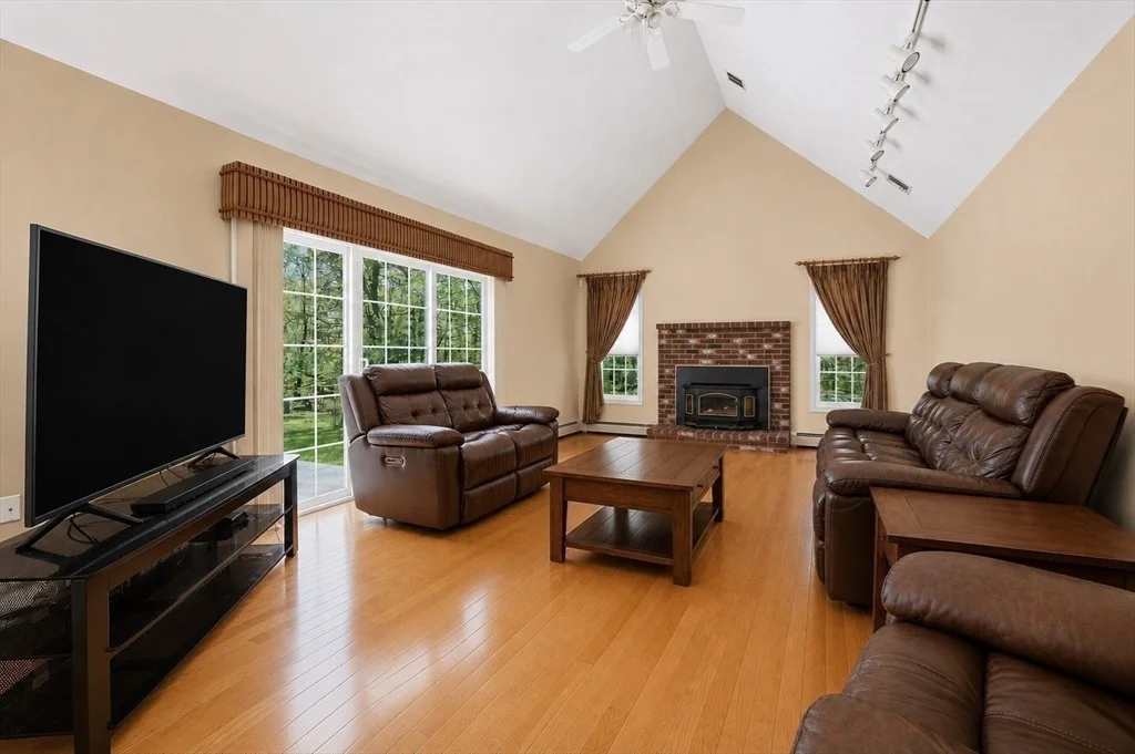 Photo of 226 Tower Hill Rd