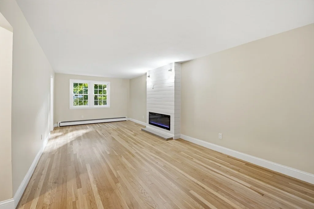 Photo of 3 Jonathan Ln