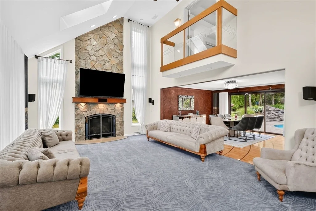 Photo of 56 Cardinal Ln