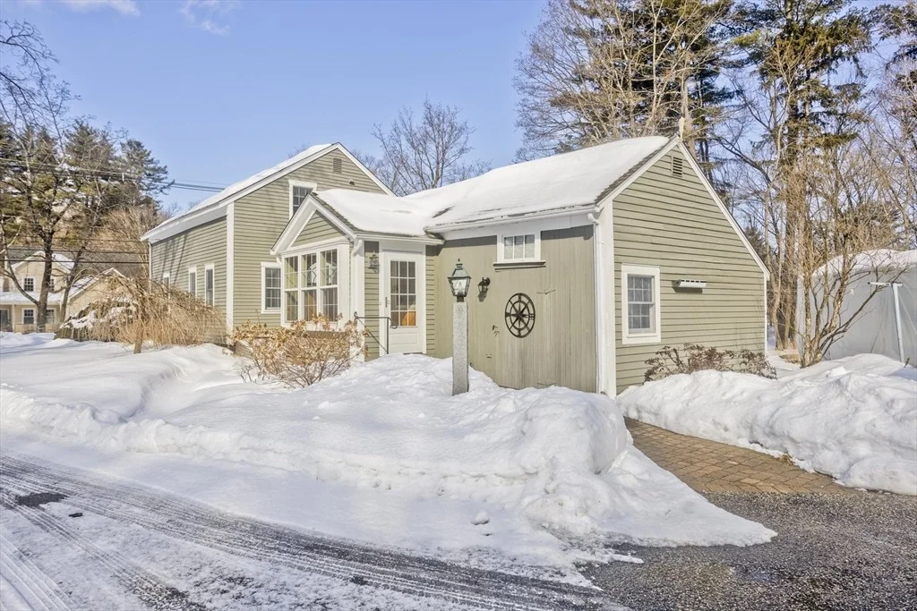 Photo of 172 Main St