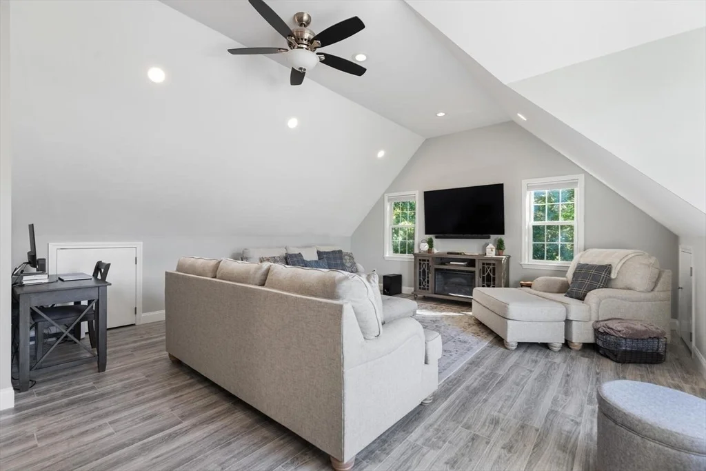 Photo of 104 Ridgewood Dr