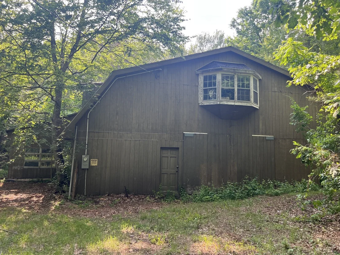 Photo of 140 Bond Rd