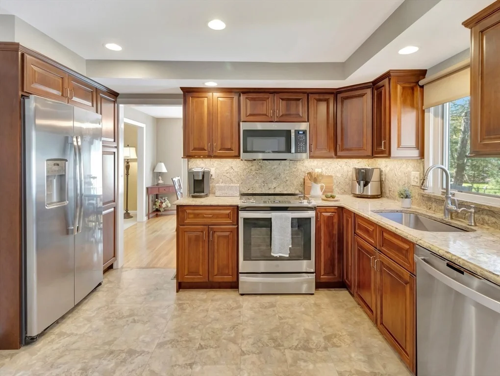 Photo of 7 Fieldstone Dr