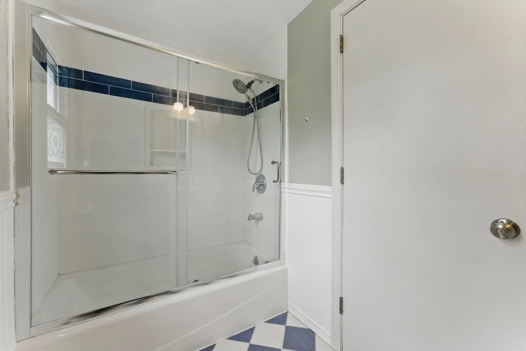 Photo of 237 Bay Road