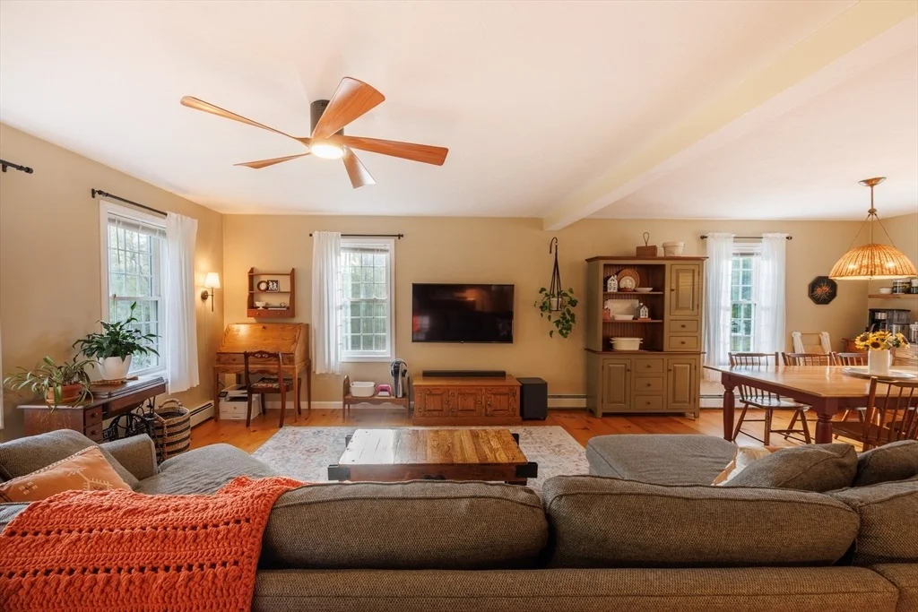 Photo of 15 Oak Dr