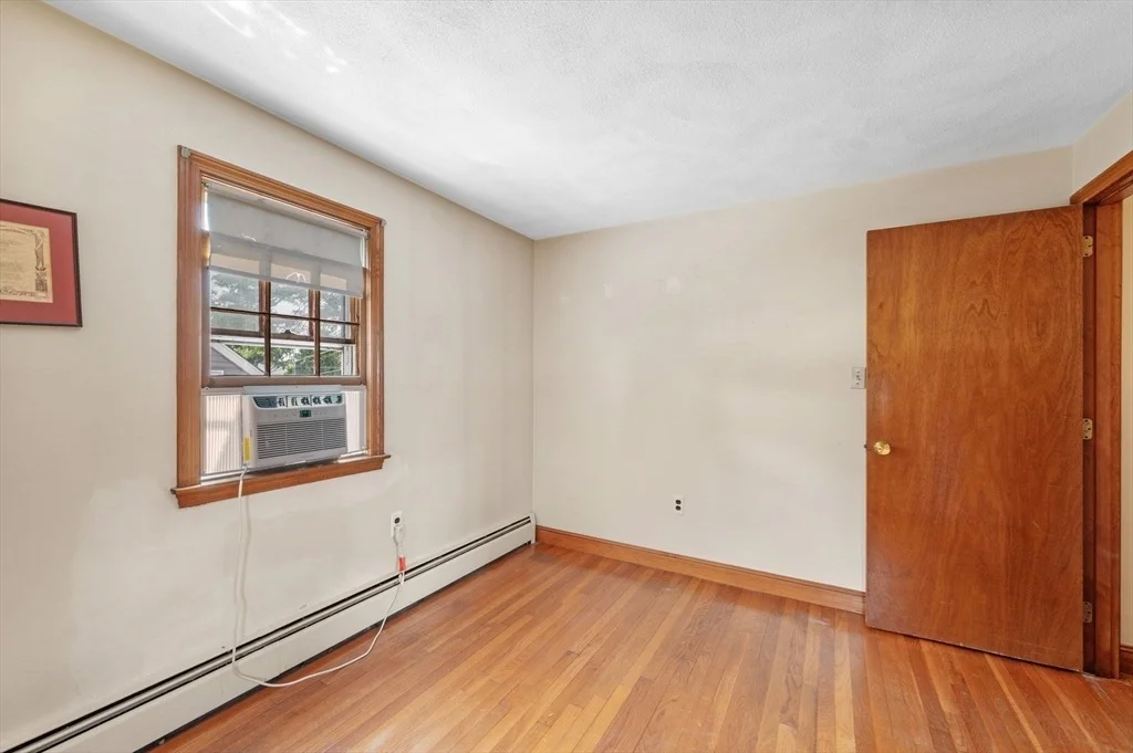 Photo of 25 Colonial Rd