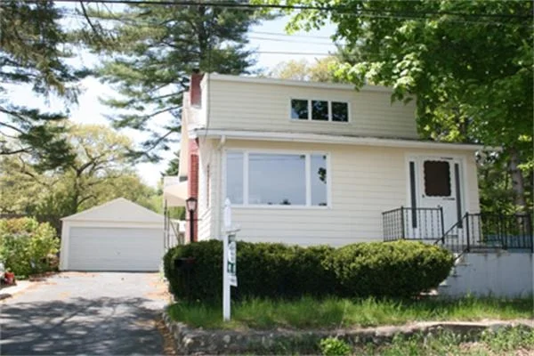 Photo of 9 Crescent Ave