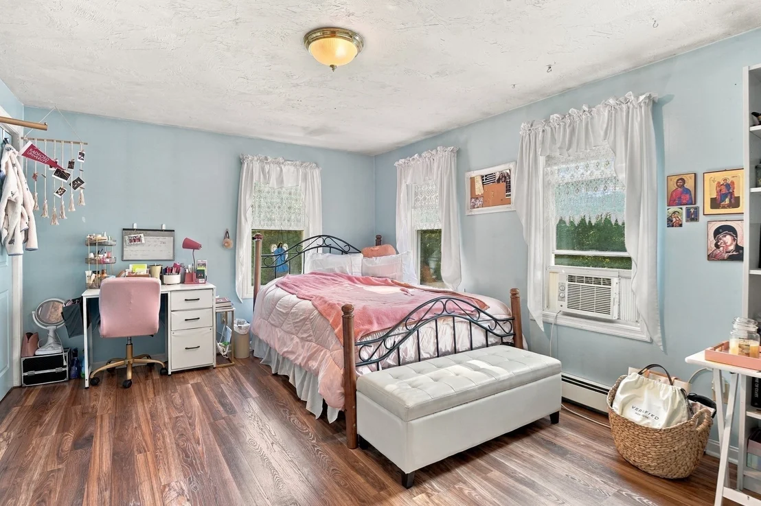 Photo of 10 Flaxfield Road