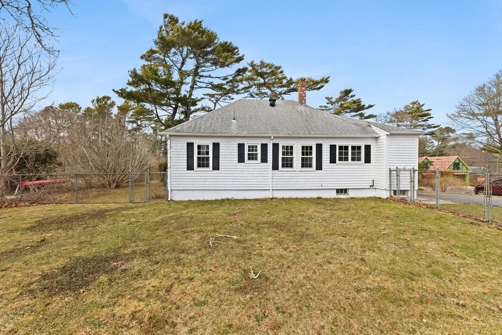 Photo of 10 Puritan Rd