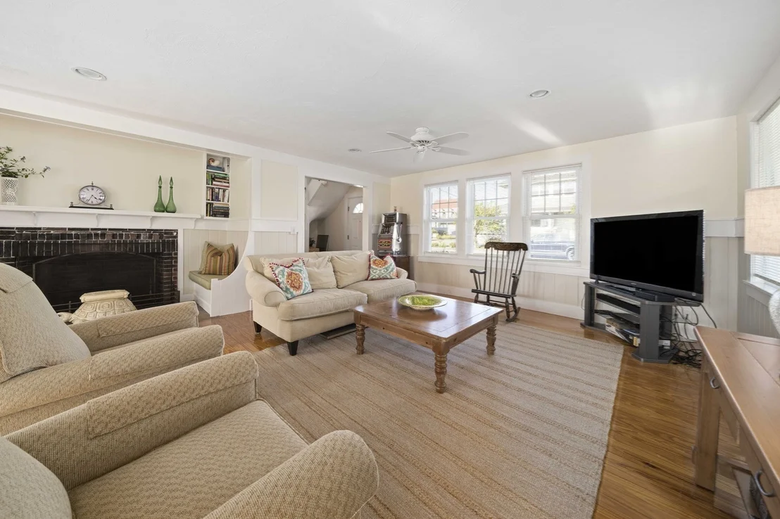 Photo of 117 Manomet Ave.