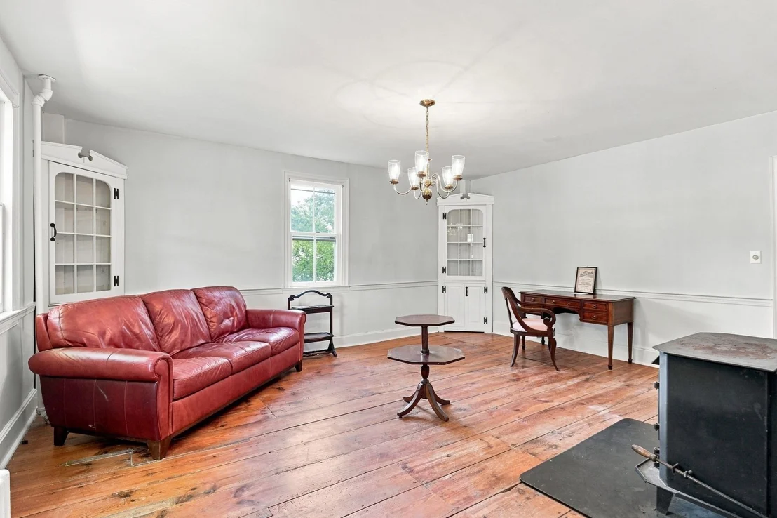 Photo of 180 Glendale Rd