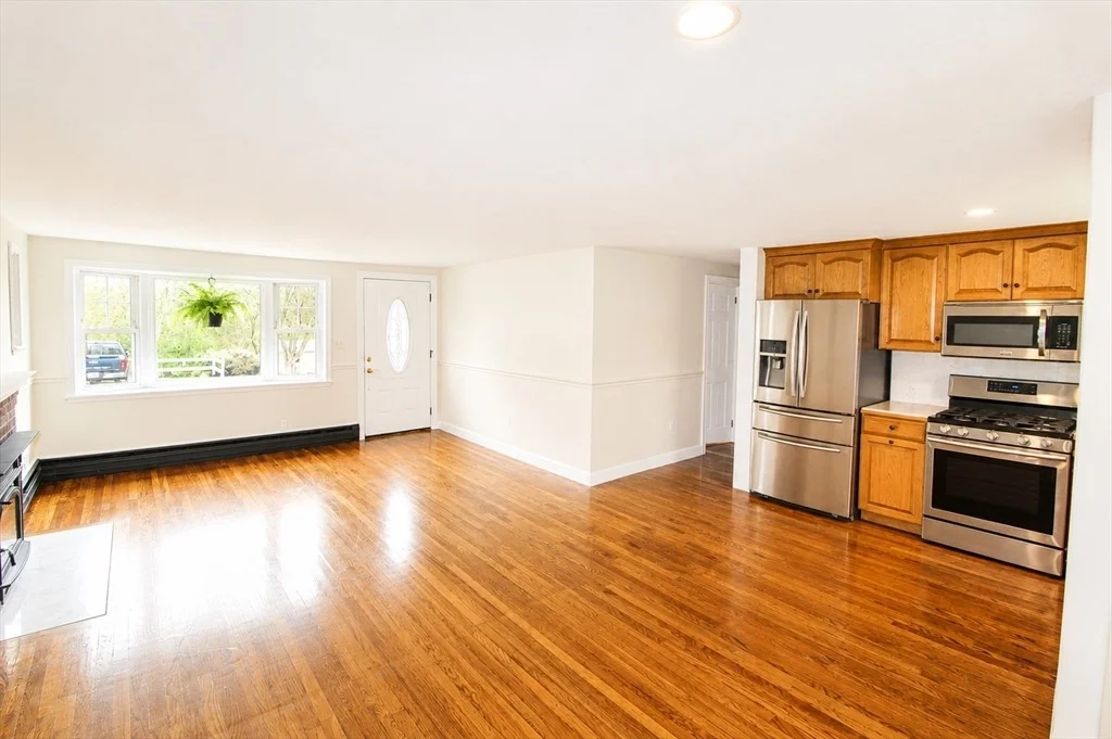 Photo of 4 Simmons Ave