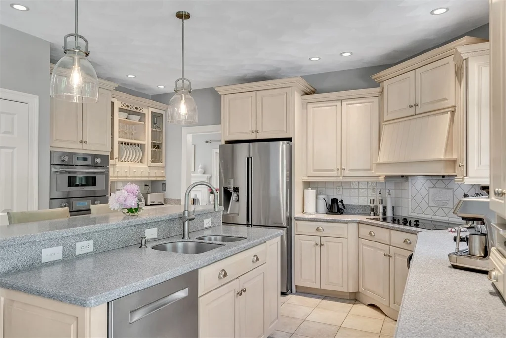 Photo of 4 Carter Dr