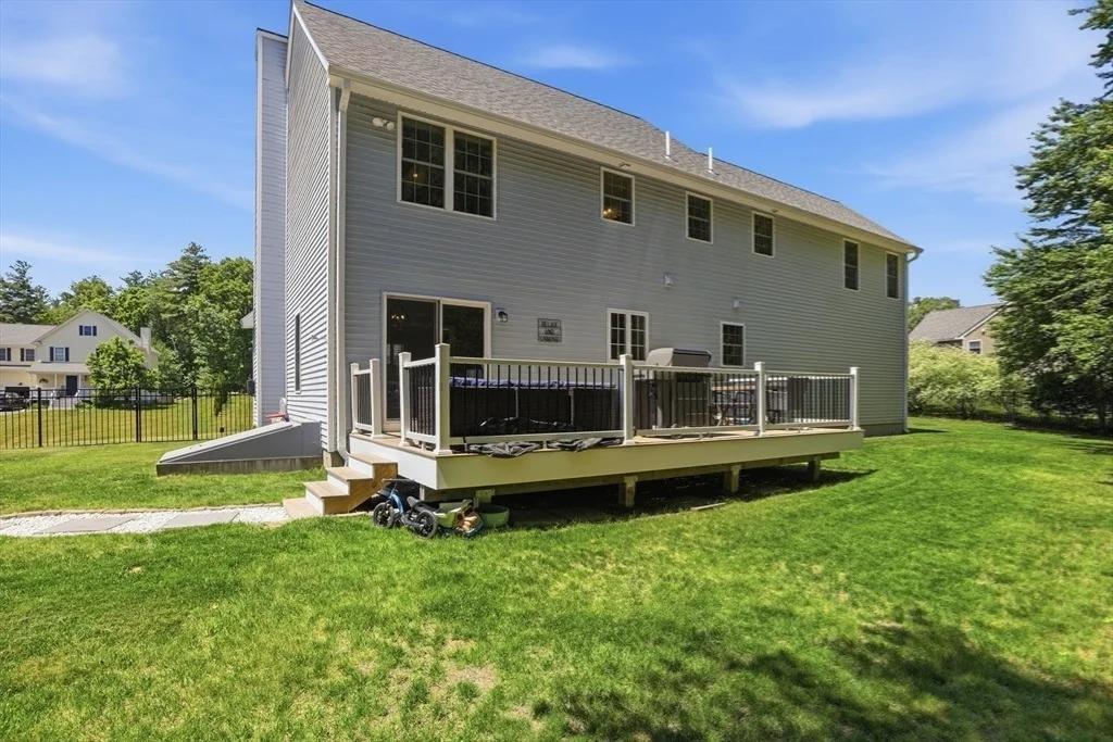 Photo of 37 Hemlock Dr