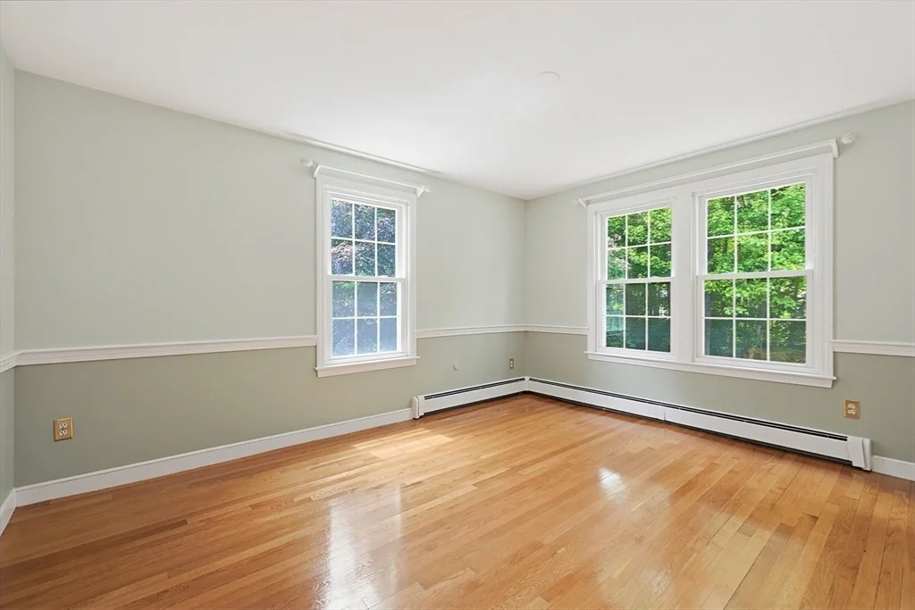 Photo of 7 Cahill Park Dr