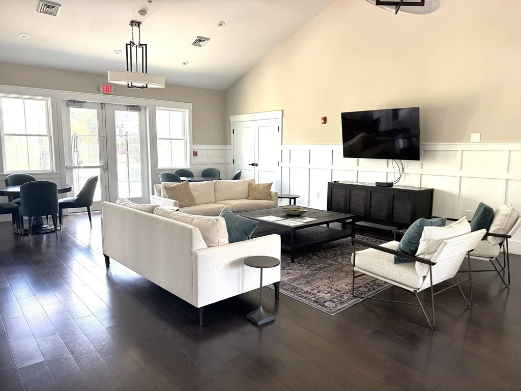 Photo of Unit 307 at 1 Revolution Way