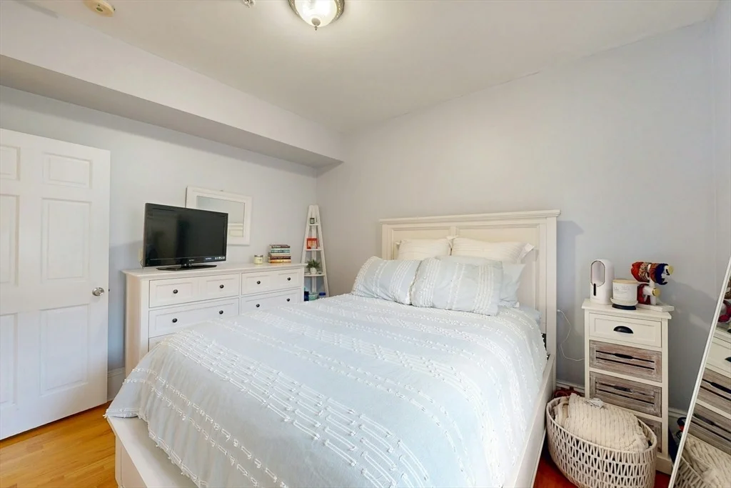 Photo of Unit A2 at 561 Broadway