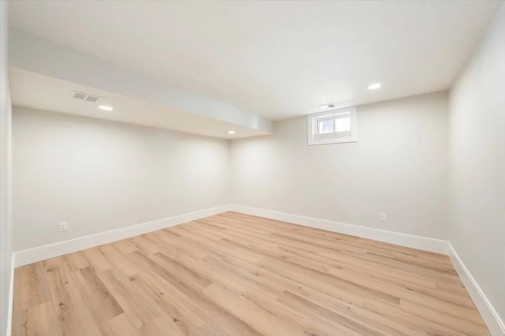 Photo of 6 Oak Knoll Road