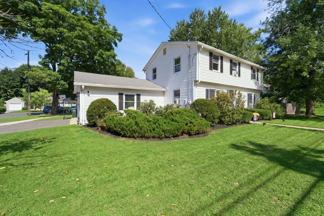 Photo of 380 Plumtree Rd