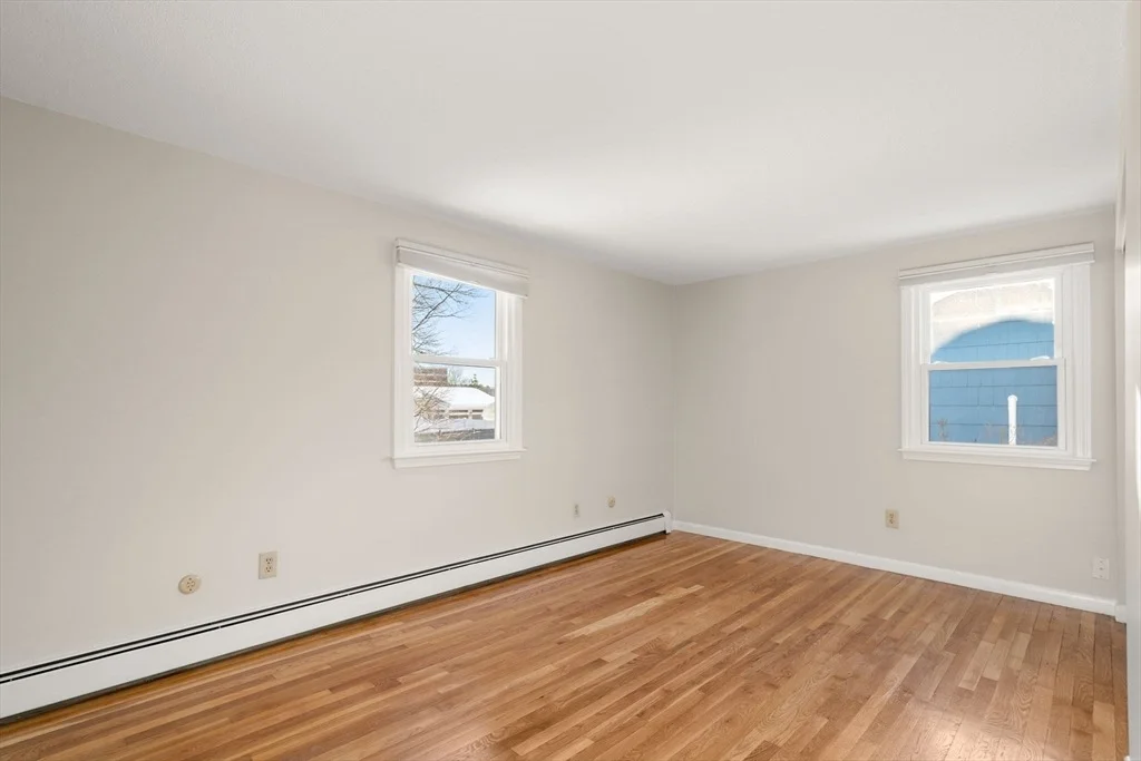 Photo of 56 Greenleaf Cir