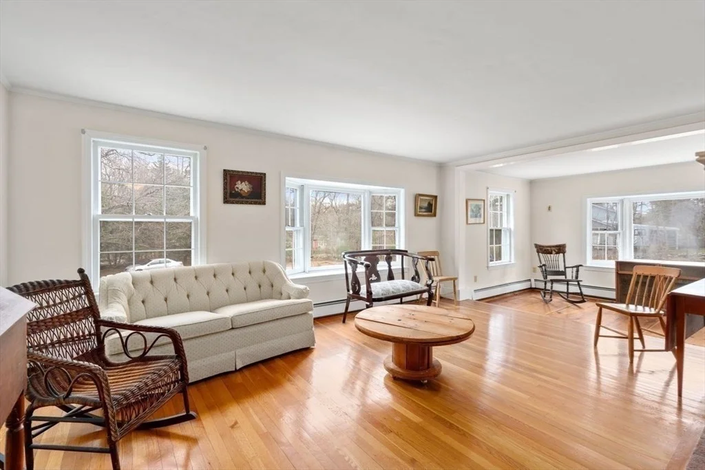 Photo of 422 Liberty Square Rd