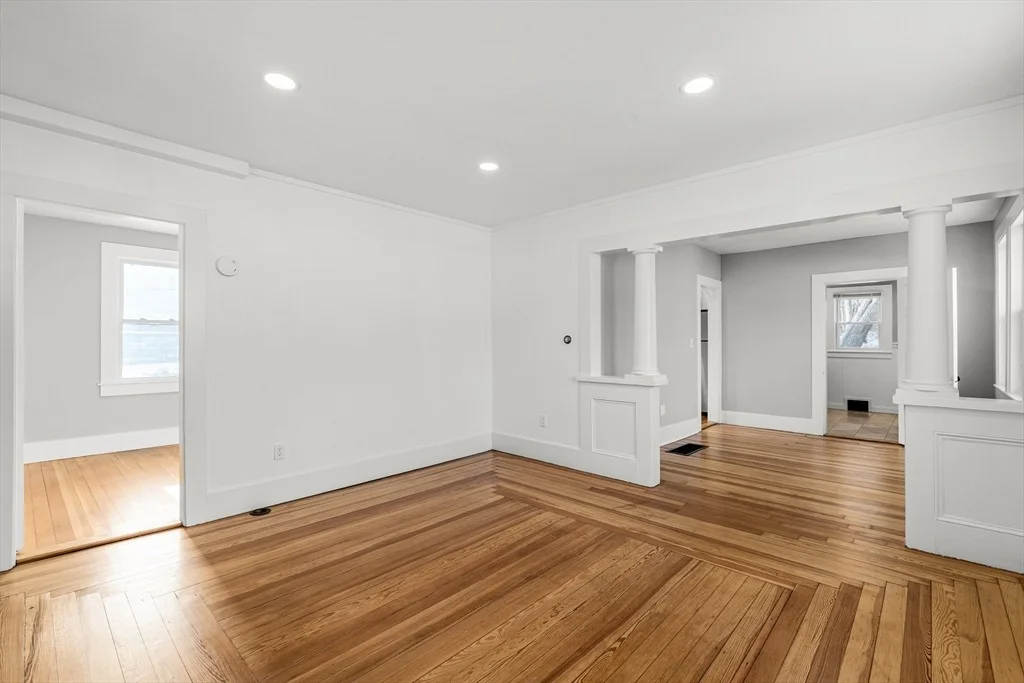 Photo of 2 Oakdale St