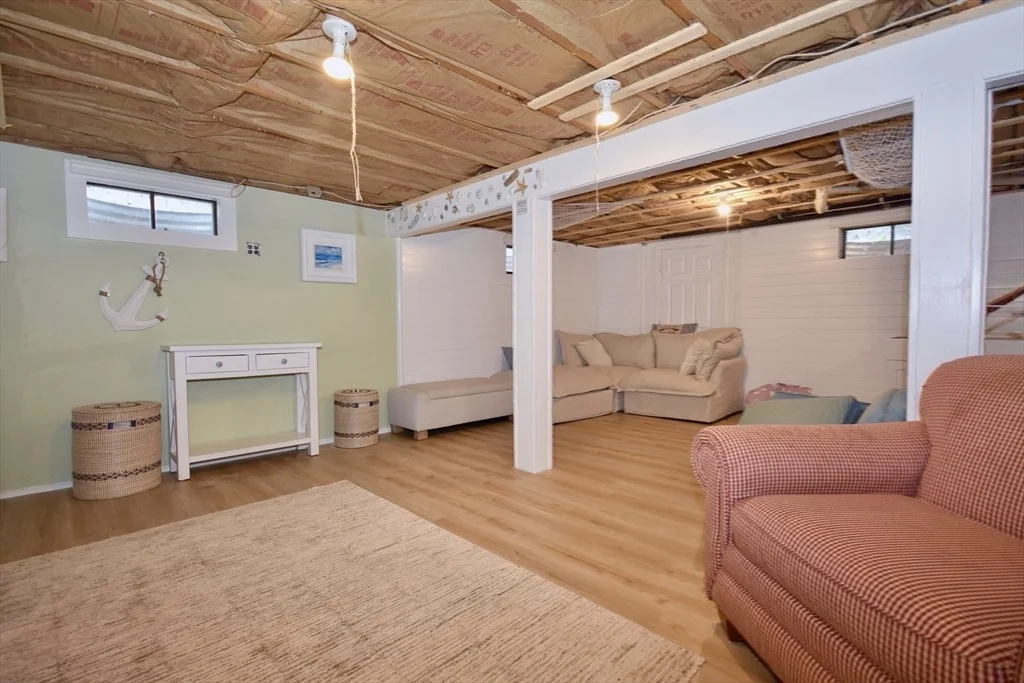 Photo of 64 Roseland Ter