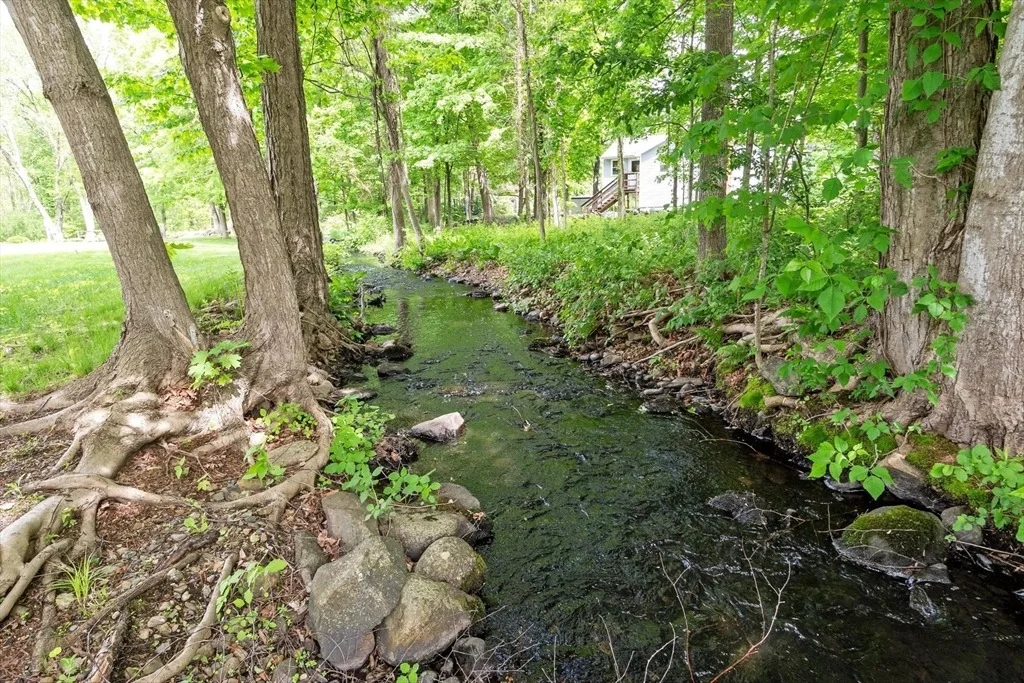 Photo of 592 Sugar Rd