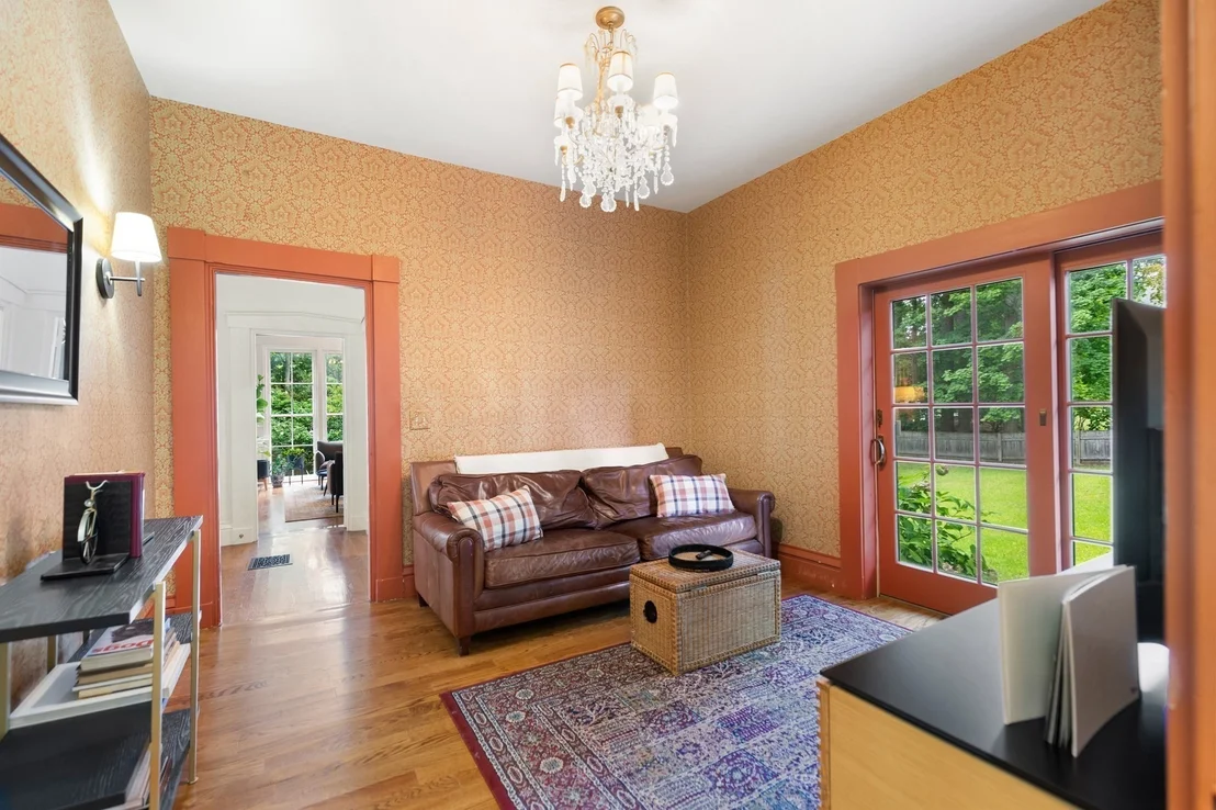 Photo of 82 Old River Place