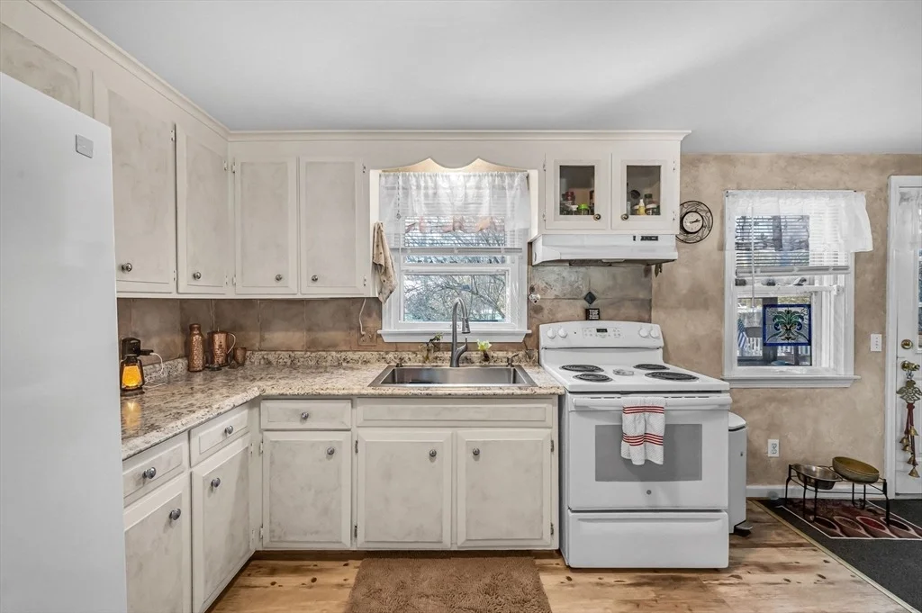 Photo of 236 Glenoak Drive