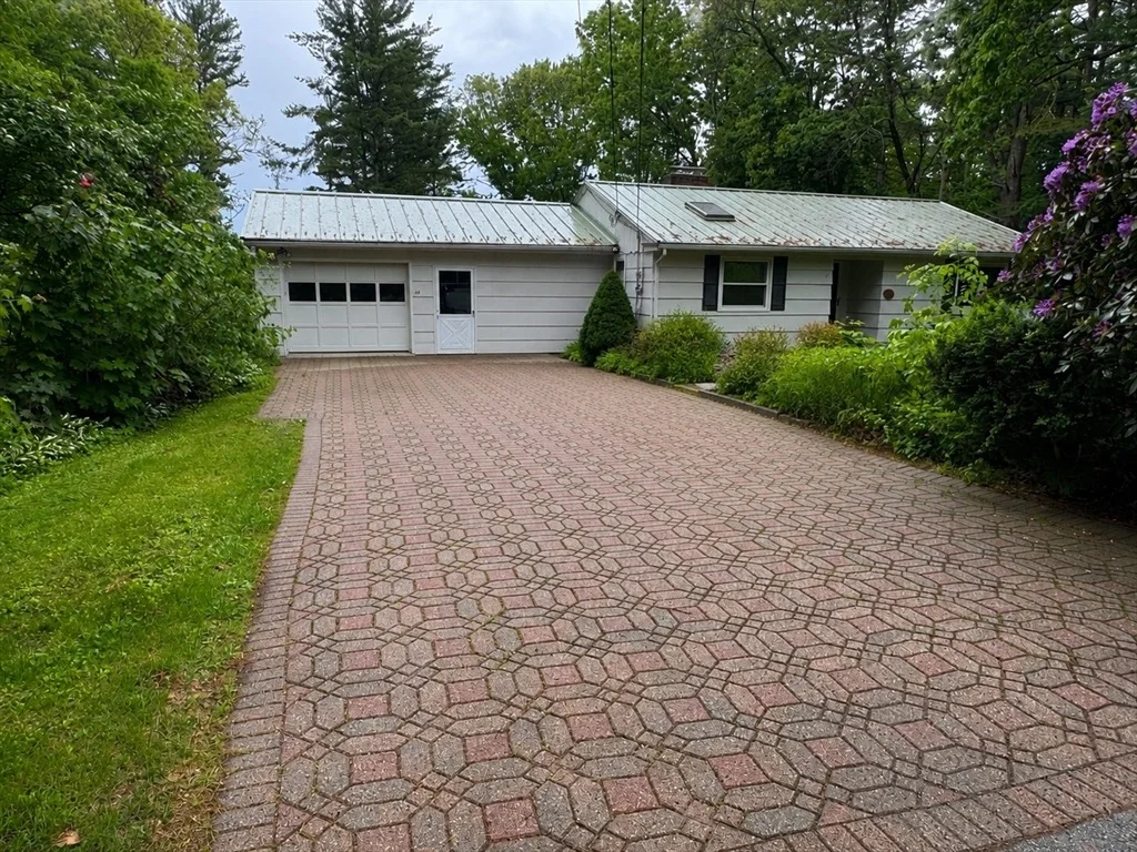Photo of 48 Clearview Dr