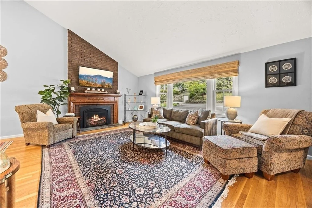 Photo of 1480 Great Plain Ave