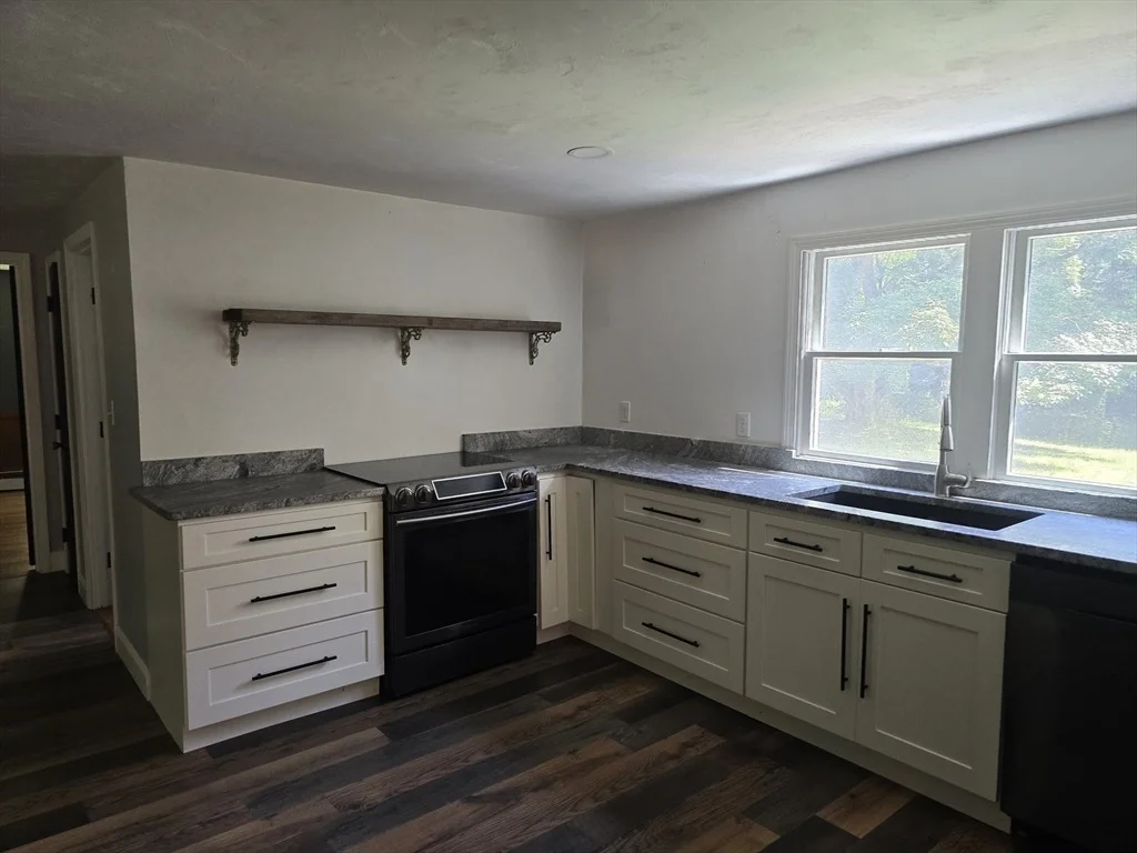 Photo of 207 Boxboro Rd