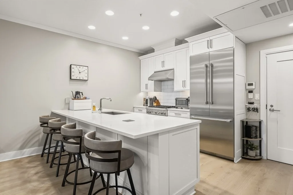 Photo of Unit 310 at 353 Summer