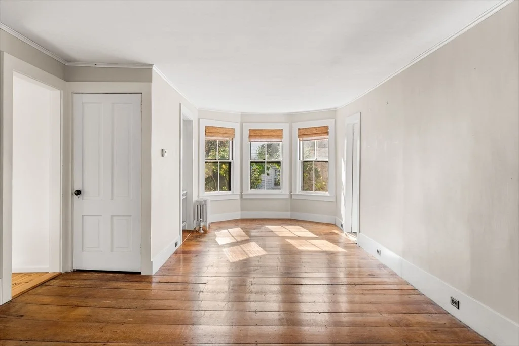 Photo of 486 Main St